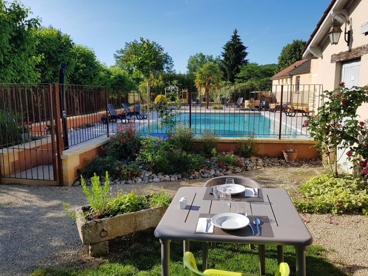 Logis Archambeau Hotel Thonac