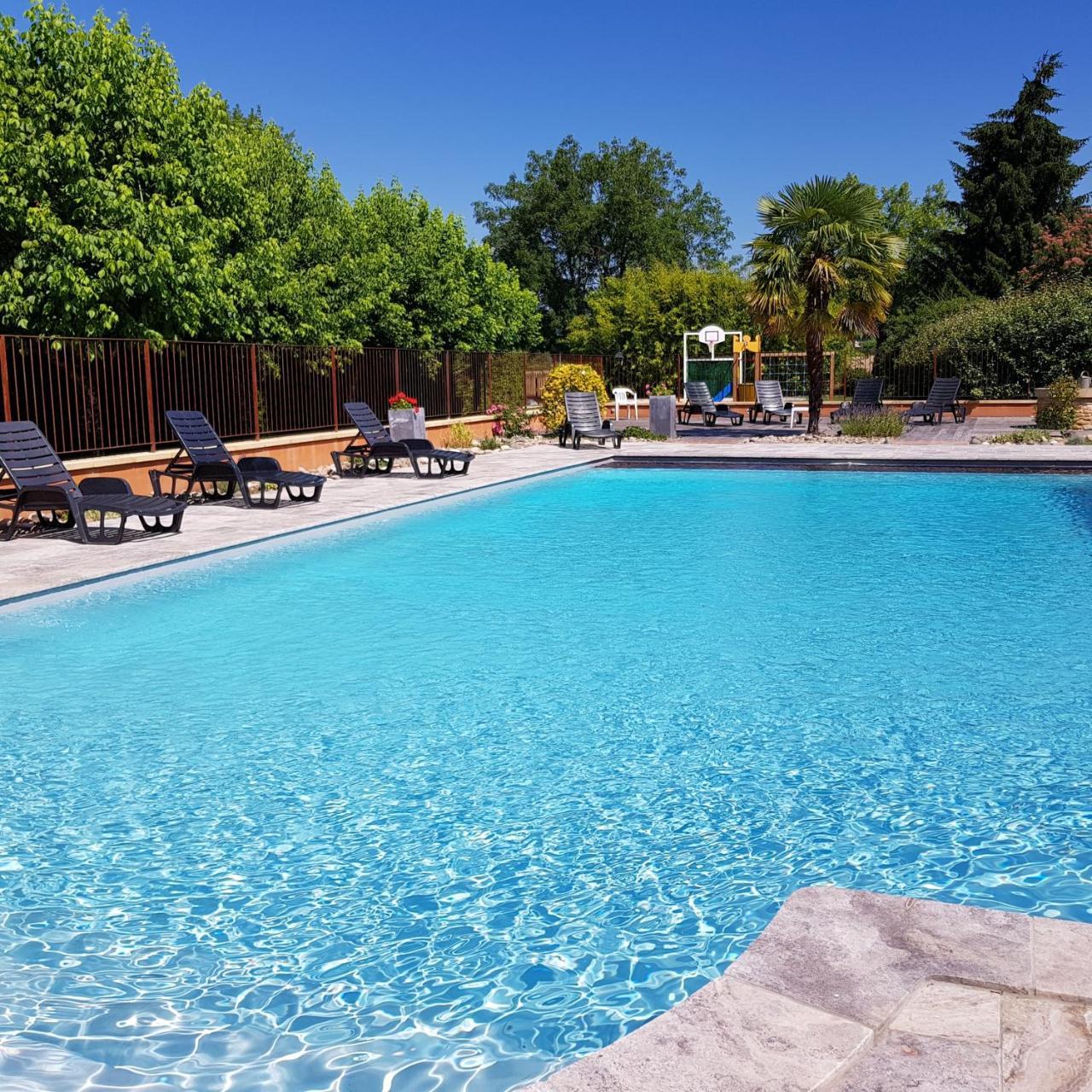 Logis Archambeau 3* Thonac